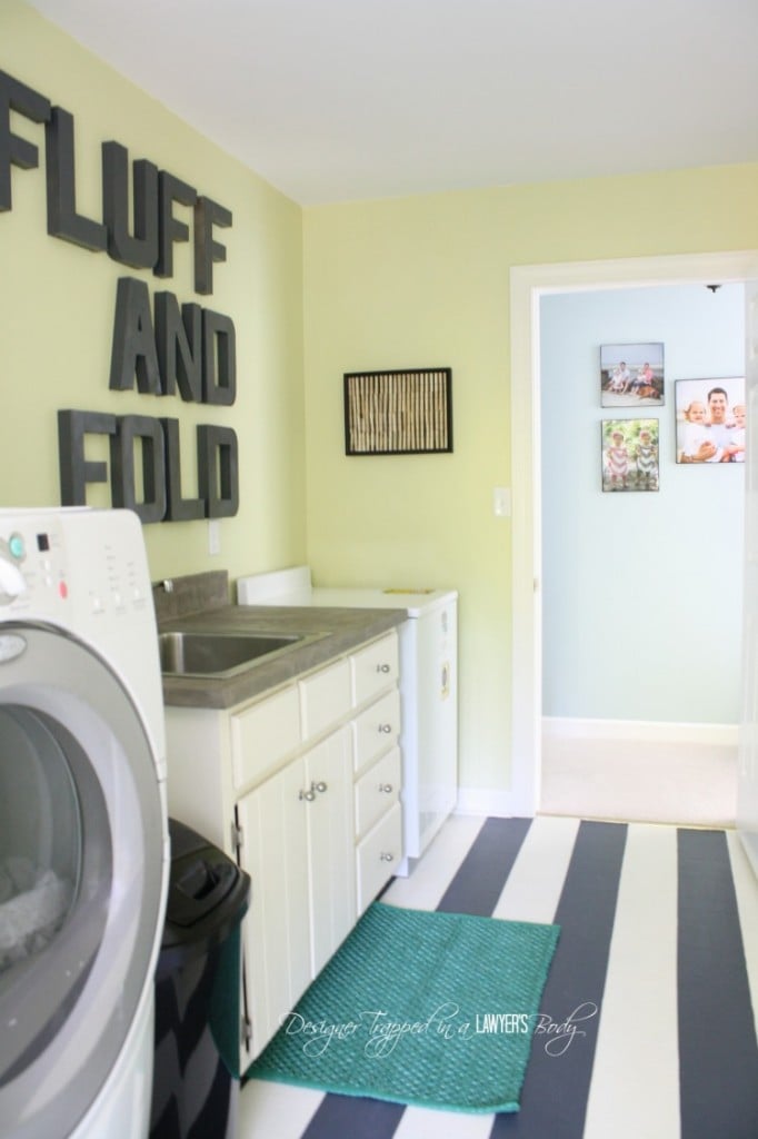 Wow, wow, wow! This home tour shows how you can totally transform a builder grade home by completing DIY home decor projects! Absolutely amazing!
