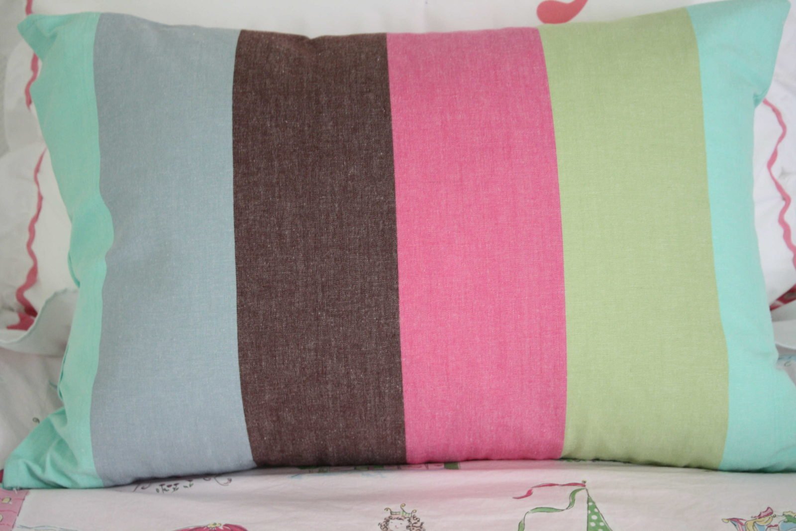 Diy Monogram Pillow Tutorial No Sewing Required Designer - Make A Pillow From Dish Towels By Designer Trapped In A Lawyer's Bodywww diy monogram pillow tutorial no sewing required designer - make a pillow from dish towels by designer trapped in a lawyer's bodywww