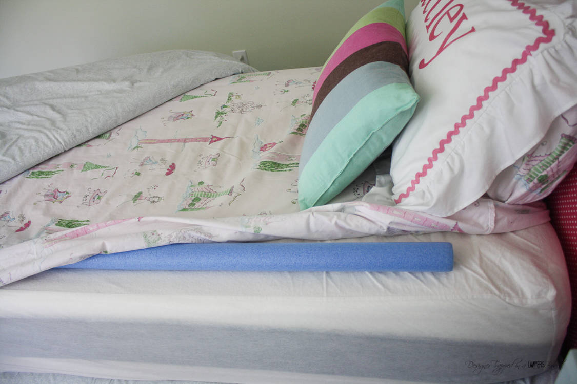 Theutic Functional Diy Bed Rails Designertrapped Com Keep Your Kids In Bed With These Diy Rails Using Inexpensive
