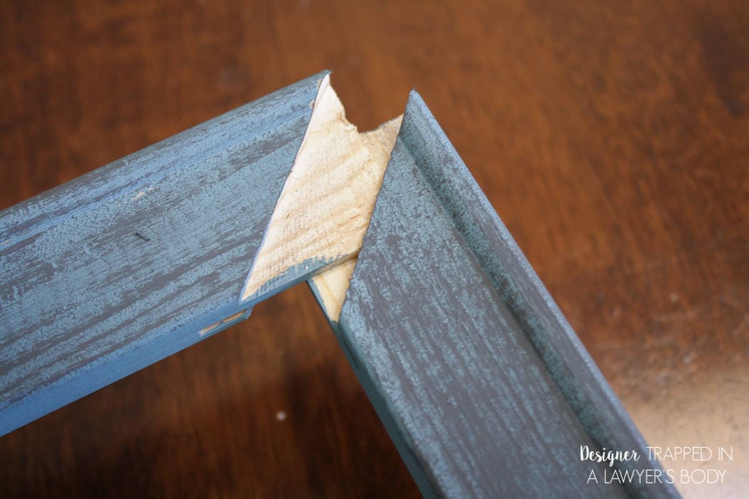 DIY Picture FrameNO SAWING OR CUTTING REQUIRED!