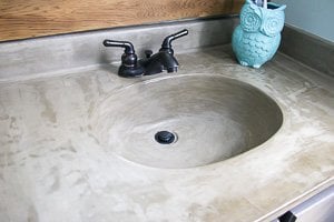 DIY Vanity Makeover : Concrete Overlay
