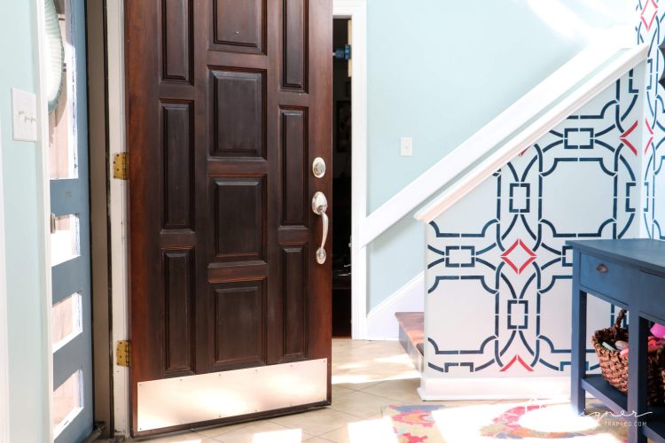 Never underestimate the impact of a simple front door update to increase your curb appeal! The bold color on this front door and the new hardware make it a total showstopper! #ad #CurbAppeal